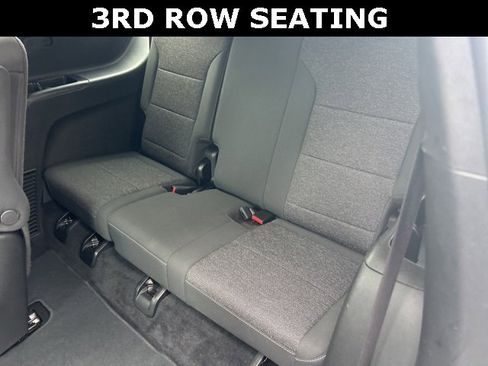 Used 2025 Chevrolet Traverse LT image 34