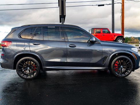 Used 2021 BMW X5 M50i image 8