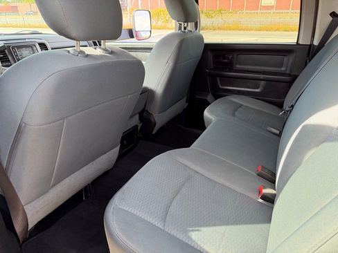 Used 2016 RAM 3500 Tradesman w/ Chrome Appearance Group image 12