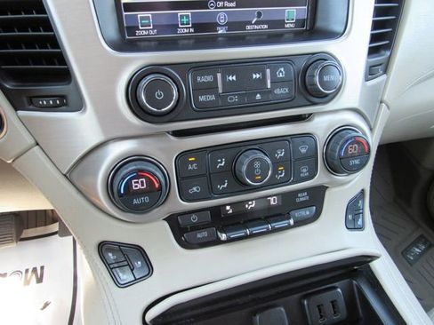 Certified 2020 GMC Yukon Denali w/ Denali Premium Package AWD/4WD image 24