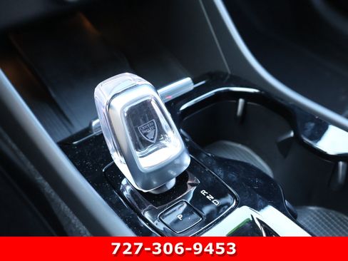 Used 2024 Volvo XC40 B5 Plus AWD/4WD image 23