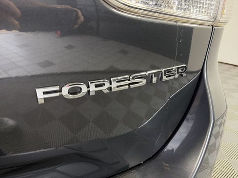 Used 2020 Subaru Forester Premium AWD/4WD image 17
