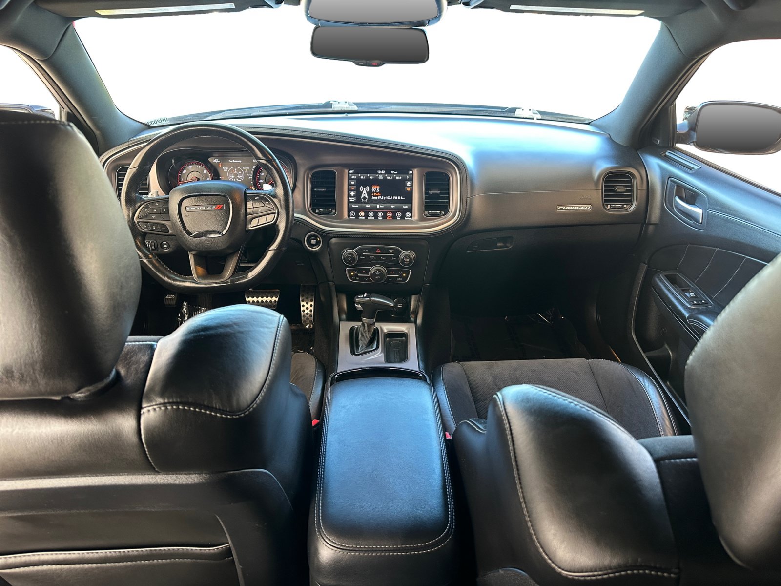 Used 2022 Dodge Charger R/T w/ Plus Group RWD image 10