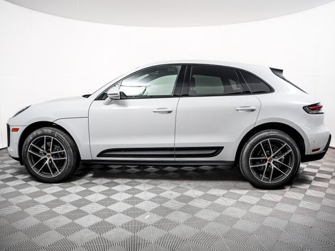 Used 2026 Porsche Macan AWD/4WD image 2