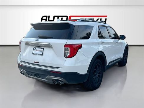 Used 2022 Ford Explorer Platinum w/ Equipment Group 601A image 7