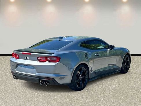 Used 2022 Chevrolet Camaro LT w/ Technology Package RWD image 5