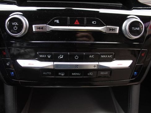 Used 2021 Ford Explorer Limited AWD/4WD image 14