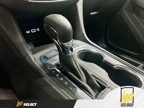 Used 2023 Chevrolet Equinox LT image 16