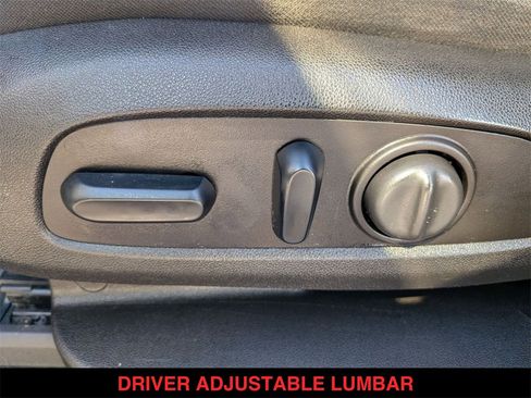 Used 2018 Chevrolet Traverse LT image 9