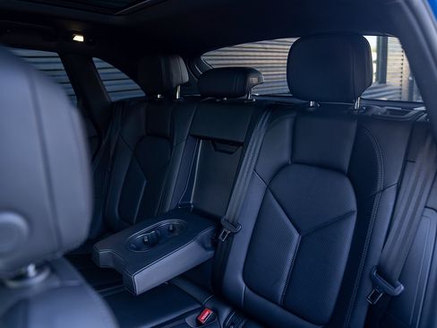 Certified 2020 Porsche Macan S AWD/4WD image 22