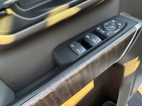 Used 2022 GMC Sierra 2500 Denali w/ Denali Ultimate Package image 14