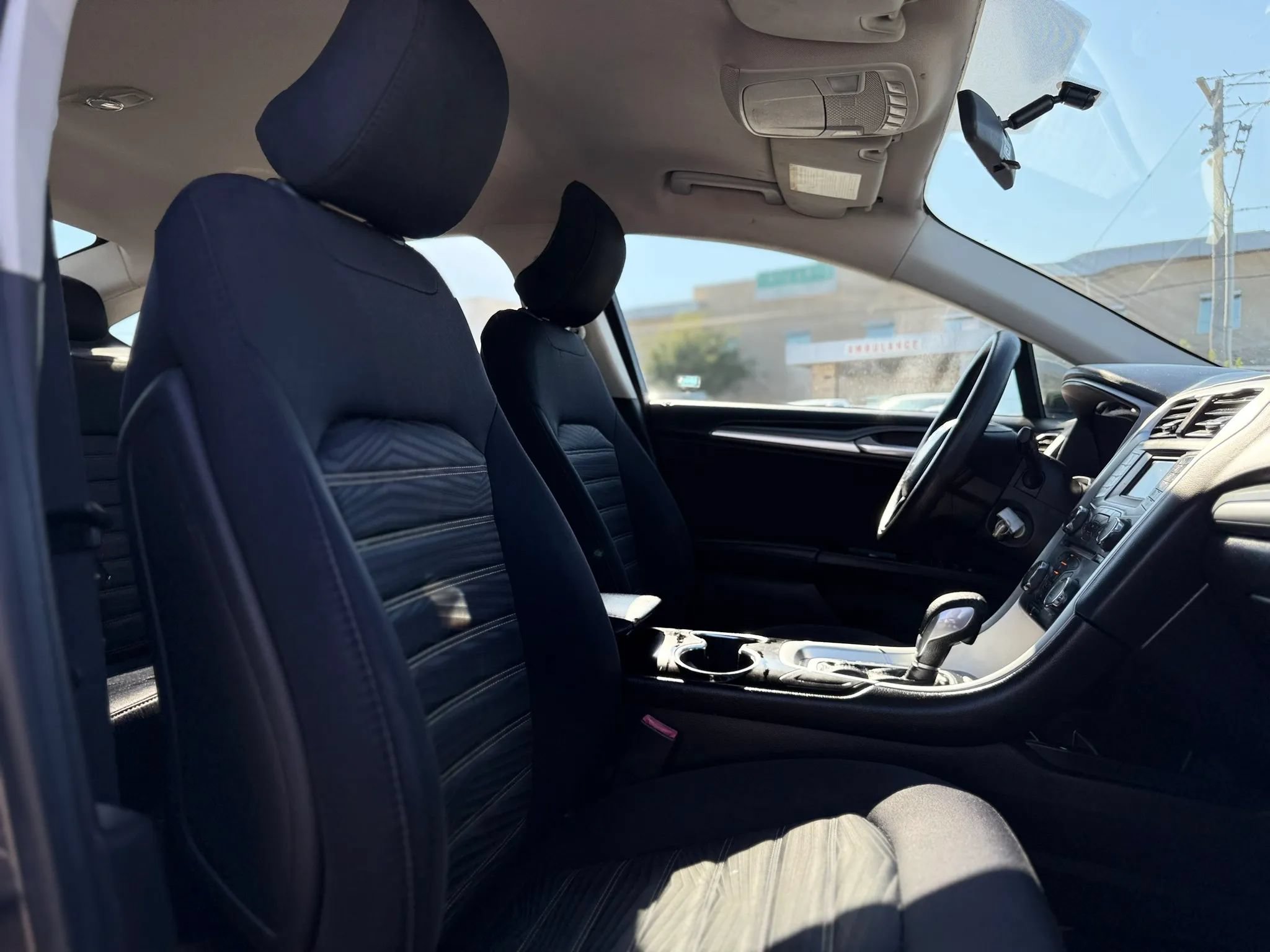 Used 2016 Ford Fusion SE FWD image 24
