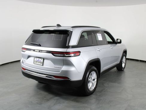 Used 2025 Jeep Grand Cherokee Laredo X RWD image 15