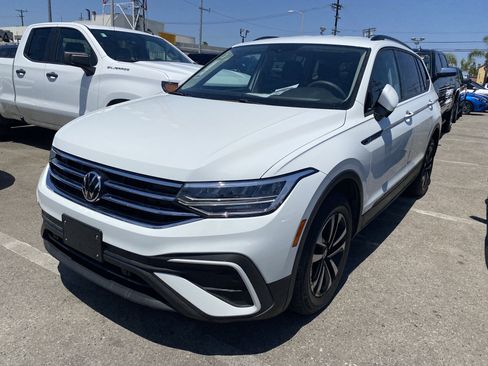 Used 2023 Volkswagen Tiguan S FWD image 2