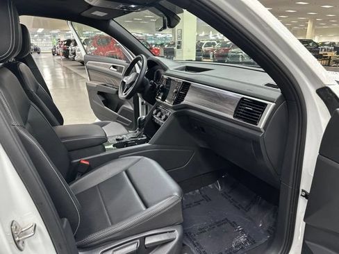 Used 2023 Volkswagen Atlas Cross Sport SE w/ Panoramic Sunroof Package AWD/4WD image 24