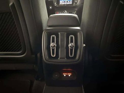 Used 2025 Volvo XC40 B5 Plus AWD/4WD image 69