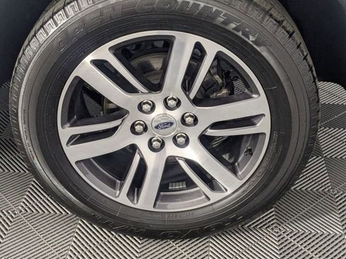 Used 2024 Ford Expedition Limited image 8