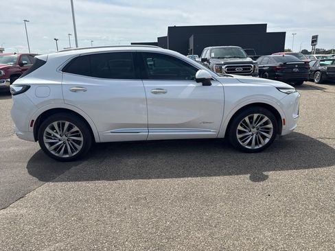 Used 2025 Buick Envision Avenir AWD/4WD image 8