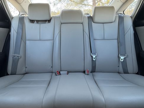 Used 2017 Toyota Avalon XLE image 38