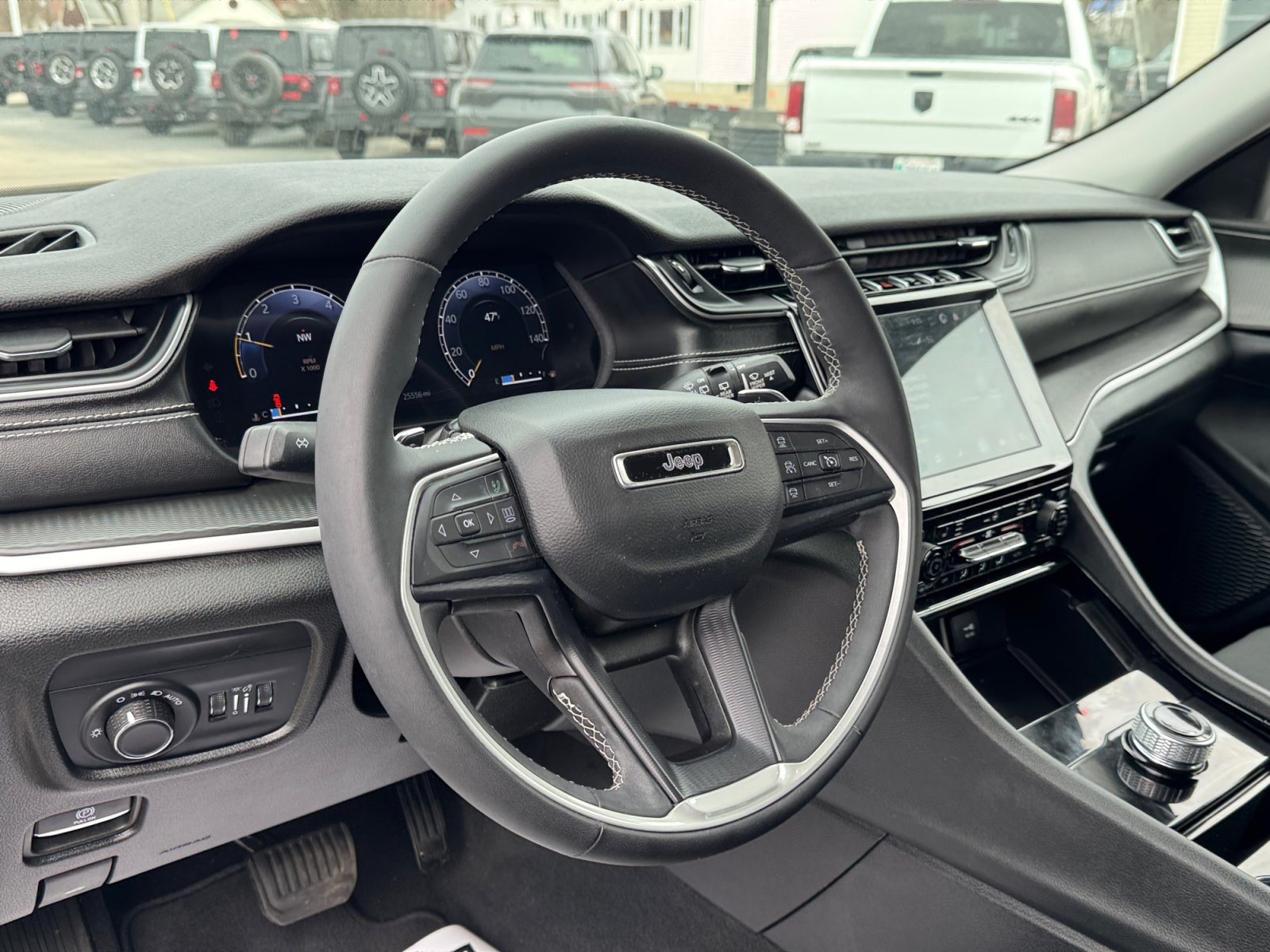 Used 2023 Jeep Grand Cherokee L Laredo w/ Luxury Tech Group I AWD/4WD image 23