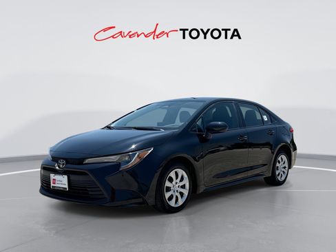 Certified 2025 Toyota Corolla LE FWD image 1