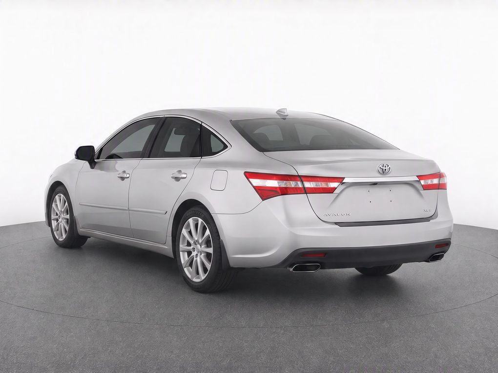 Used 2013 Toyota Avalon XLE Touring FWD image 3