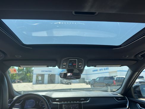 Used 2022 Jeep Grand Cherokee Altitude AWD/4WD image 28
