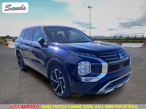 Used 2024 Mitsubishi Outlander SE FWD image 1