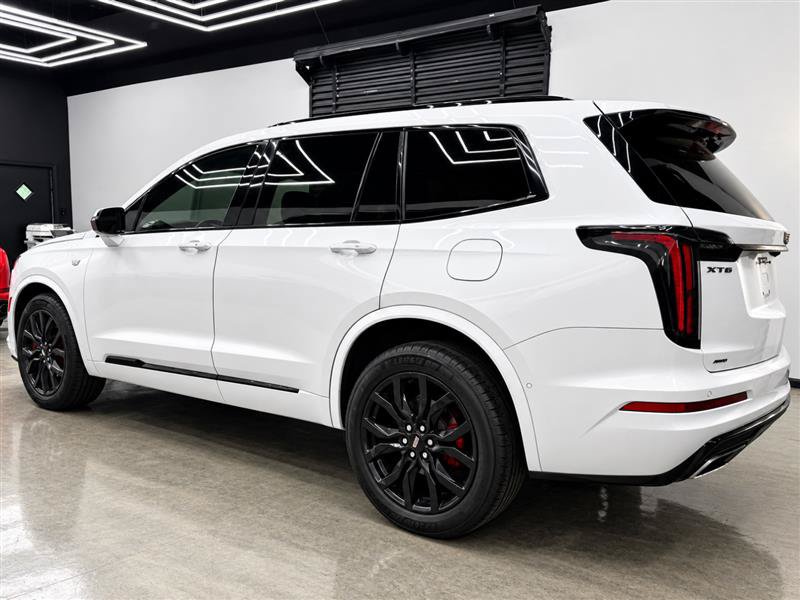 Used 2023 Cadillac XT6 Sport w/ Technology Package AWD/4WD image 4