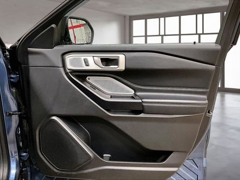 Used 2020 Ford Explorer ST w/ ST Street Pack image 22