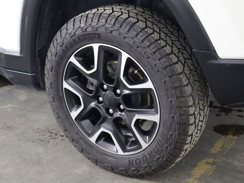 Used 2021 Jeep Compass Trailhawk AWD/4WD image 34