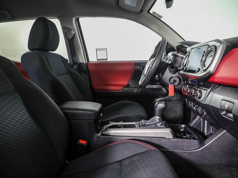 Used 2022 Toyota Tacoma SR5 image 16