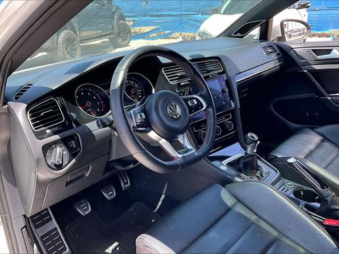 Used 2019 Volkswagen GTI SE FWD image 17