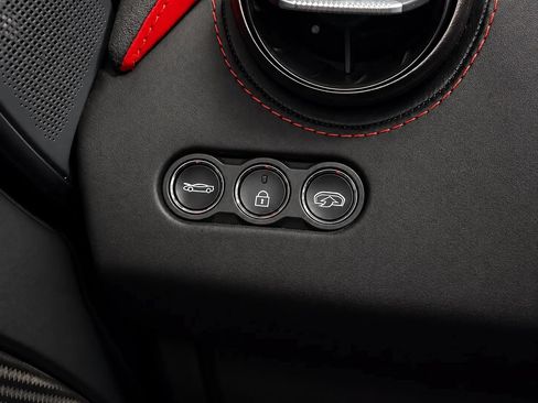Used 2020 McLaren 720S Spider RWD image 24