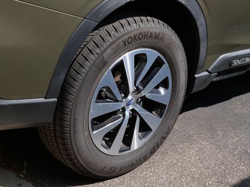 Used 2020 Subaru Outback Premium AWD/4WD image 8