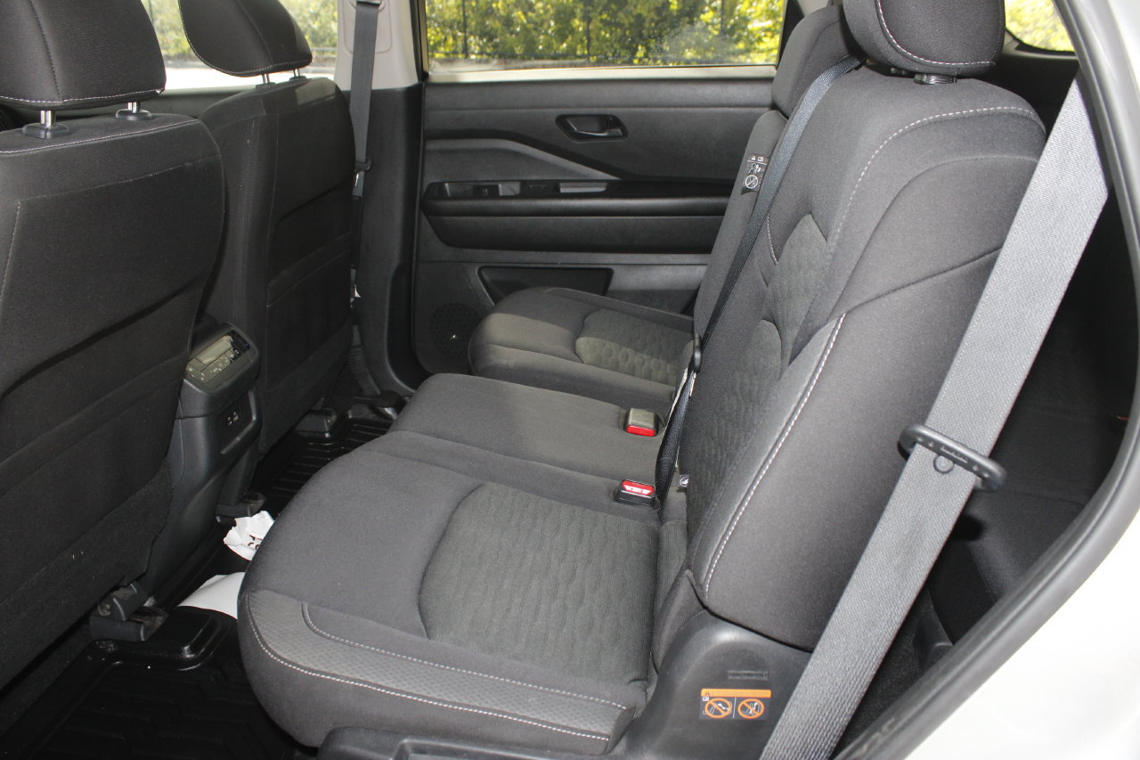 Used 2023 Nissan Pathfinder SV AWD/4WD image 21