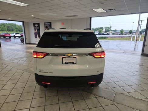 Used 2020 Chevrolet Traverse LT w/ Driver Confidence II Package AWD/4WD image 6