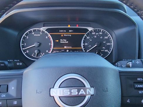 Used 2025 Nissan Rogue SV image 34