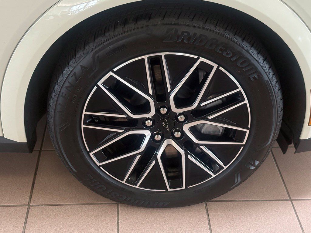 Used 2025 Ford Mustang Mach-E Premium AWD/4WD image 40