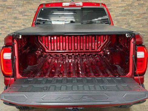 Used 2024 GMC Canyon AT4 w/ Technology Package AWD/4WD image 8