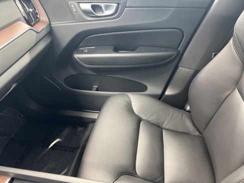 Used 2023 Volvo XC60 B5 Plus w/ Climate Package image 20