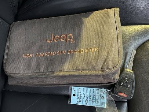 Used 2016 Jeep Wrangler Unlimited Rubicon w/ Dual Top Group image 38