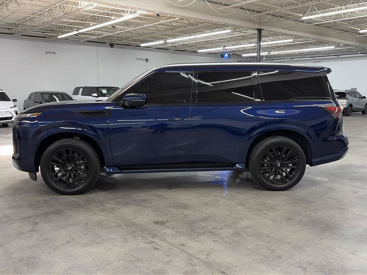 Used 2025 INFINITI QX80 Luxe RWD image 12