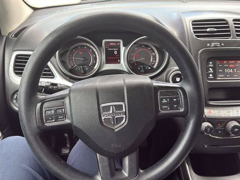 Used 2016 Dodge Journey SXT w/ Comfort/Convenience Group FWD image 4