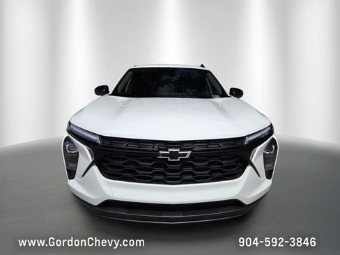 New 2026 Chevrolet Trax LT w/ Driver Confidence Package FWD image 11