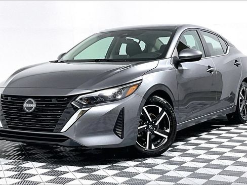 Used 2024 Nissan Sentra SV FWD image 2