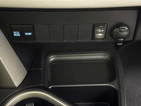 Used 2018 Toyota RAV4 XLE w/ Plus Extra Value Package FWD image 19