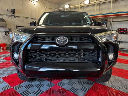 Used 2016 Toyota 4Runner SR5 Premium AWD/4WD image 2