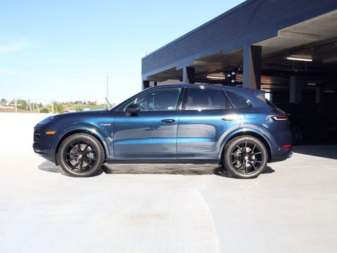 Certified 2026 Porsche Cayenne E-Hybrid image 2