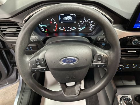 Used 2022 Ford Escape SE image 16